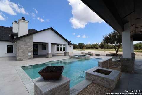 169 COUNTY ROAD 6812, Natalia, TX 78059