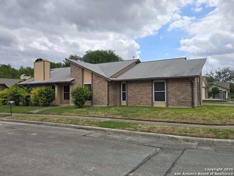 102 Crystal Cyn, Universal City, TX 78148