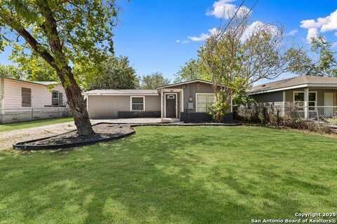 957 Anderson St, Seguin, TX 78155