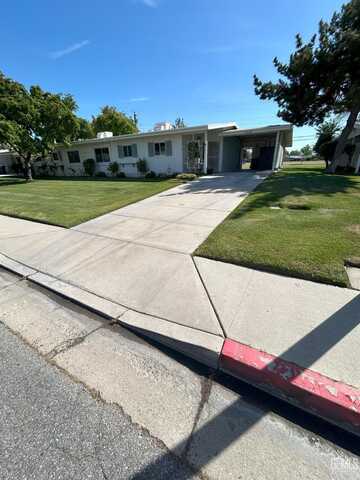 1012 Pebble Beach Drive, Bakersfield, CA 93309