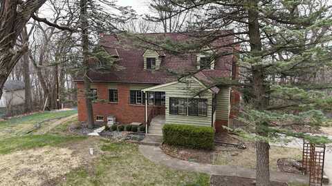 7 E Valley Road, Beloit, WI 53511