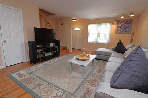 9709 Monmouth Ave, Margate City, NJ 08402