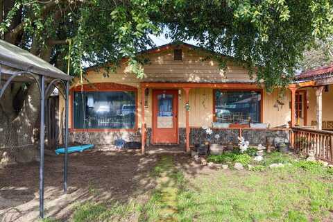 32 Chestnut Avenue, Medford, OR 97501