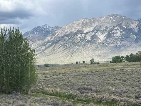 5500 N Chilly Butte Lane W, Mackay, ID 83251