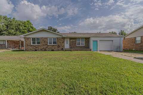 2303 E Lake Street, Paragould, AR 72450
