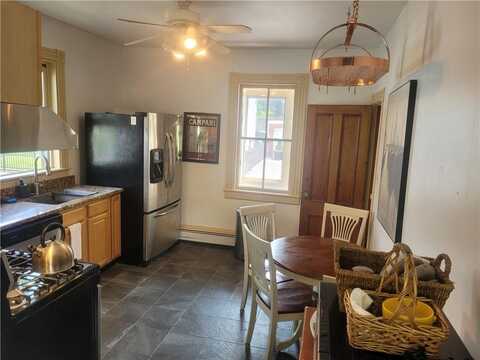11 Byrnes Street, Newport, RI 02840