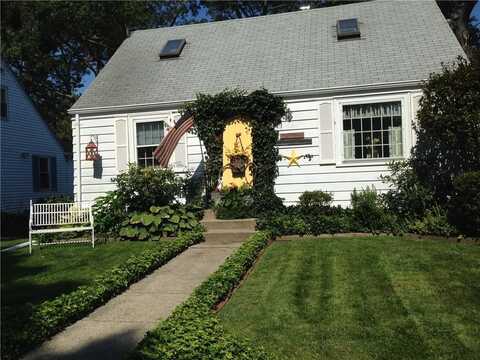 25 Haverford Road, Warwick, RI 02886