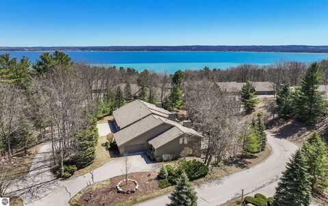6250 Red Fox Run, Traverse City, MI 49686