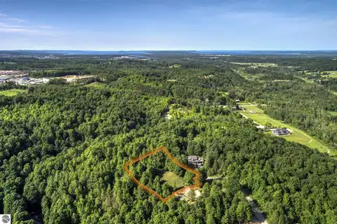 570 Michael Avenue, Traverse City, MI 49696