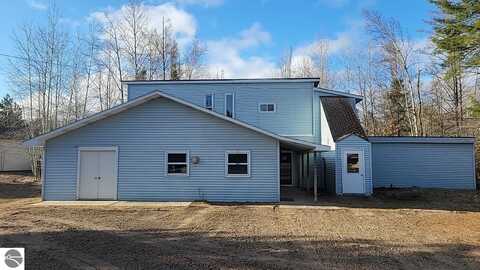 9443 W M-72 Highway, Grayling, MI 49738