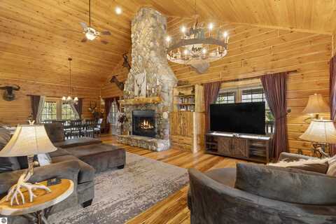 18090 Read Road, Copemish, MI 49625