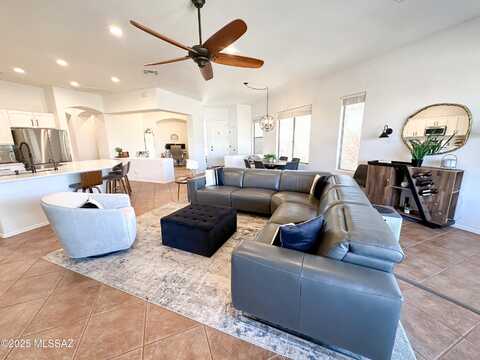 7810 W Orpine Court, Tucson, AZ 85743