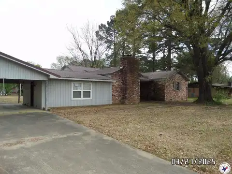 120 N Holcomb St, Mineral Springs, AR 71851
