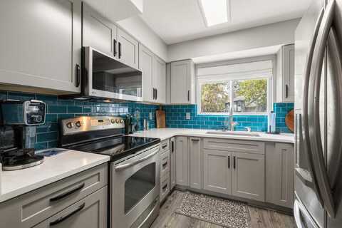 2949 SHAMROCK N APT 32, Tallahassee, FL 32309