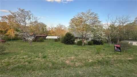 377 Bob Loflin Road, Denton, NC 27239