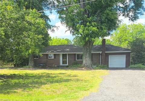 5953 Hedgecock Road, Kernersville, NC 27284