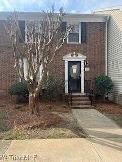 3907 New Garden Park, Greensboro, NC 27410