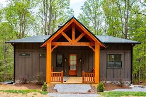 438 Rocky Creek Road, Piney Creek, NC 28663