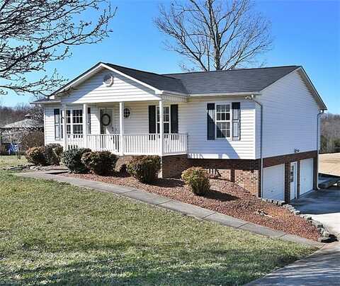 128 Lynne Avenue, King, NC 27021