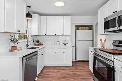 9240 Reynolda Road, Pfafftown, NC 27040