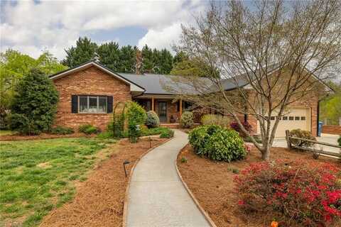 387 Bingham and Parks Road, Advance, NC 27006