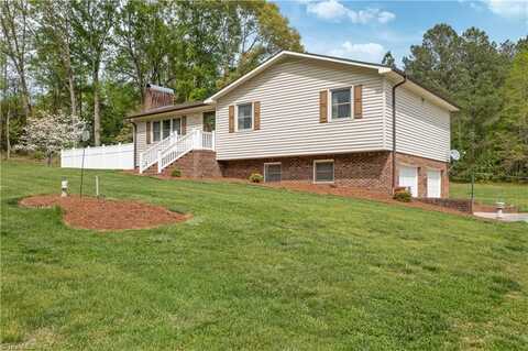 195 Old Farm Lane, Mocksville, NC 27028