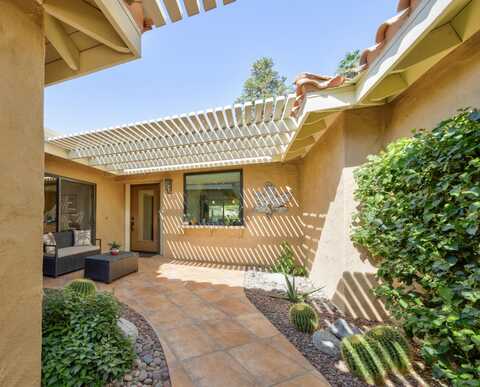 111 Juan Circle, Palm Desert, CA 92260