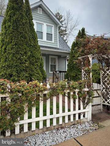 124 W FRANKLIN STREET, MORRISVILLE, PA 19067