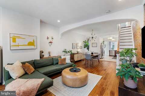 882 N LECOUNT STREET, PHILADELPHIA, PA 19130