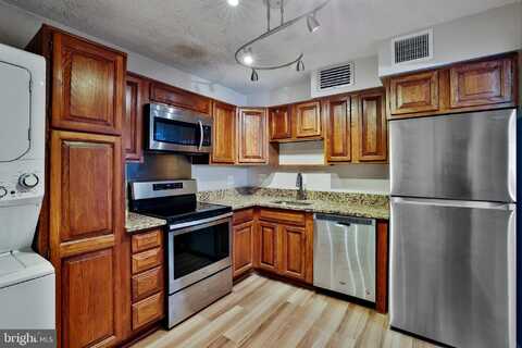 1800 OLD MEADOW ROAD, MCLEAN, VA 22102