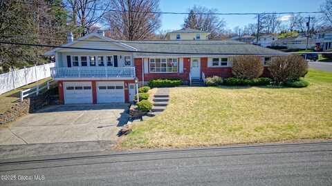 12 Swiss Court, Colonie, NY 12205