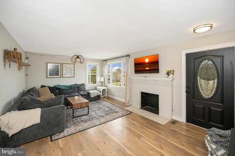 522 WHITE OAK ROAD, FREDERICKSBURG, VA 22405