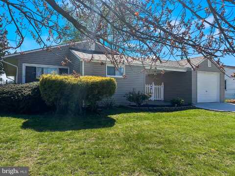 10 INCURVE ROAD, LEVITTOWN, PA 19057