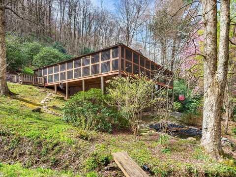 70 Fox Run, Hot Springs, NC 28743
