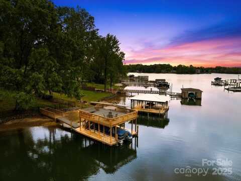 21220 Rio Oro Drive, Cornelius, NC 28031