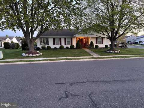 2 WINDMILL COURT, COLUMBUS, NJ 08022