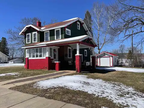 203 Lakeshore, Wakefield, MI 49968