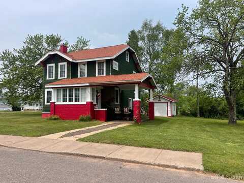 203 Lakeshore, Wakefield, MI 49968