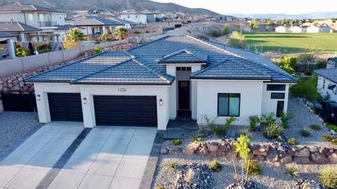 1226 E Black Brush DR, Washington, UT 84780