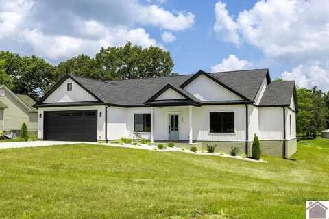 102 Ironwood Dr, Murray, KY 42071