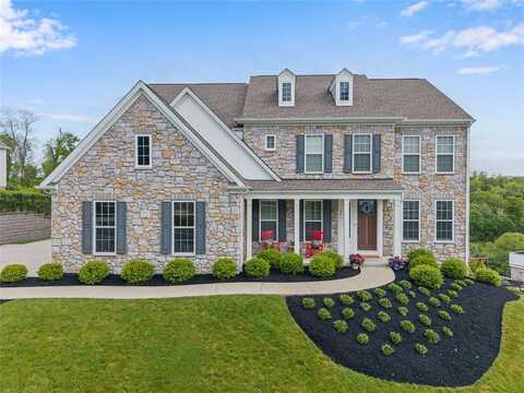 686 Country Club Dr, Lebanon, PA 15228