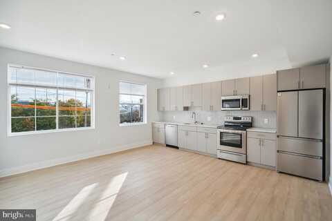 646 N 32ND STREET, PHILADELPHIA, PA 19104