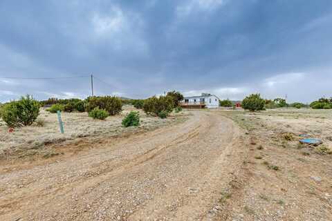 26 Phillips Road, Moriarty, NM 87035