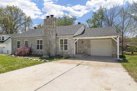 2002 E Wayland Street, Springfield, MO 65804