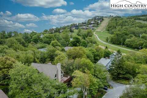 130 Skiway Circle, Beech Mountain, NC 28604