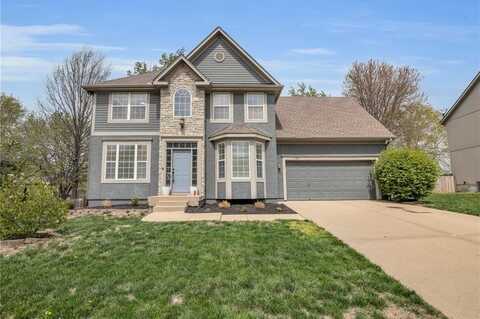 1104 N 3rd E Street, Louisburg, KS 64053
