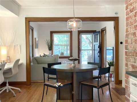 7235 Main Street, Kansas City, MO 64114