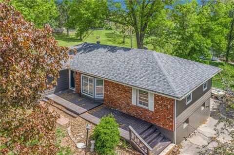 10609 NW Meadow Lane Drive, Parkville, MO 64152