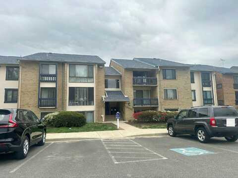 Valentino, OAKTON, VA 22124
