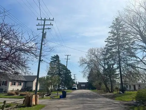 Wellsboro, WALLED LAKE, MI 48390